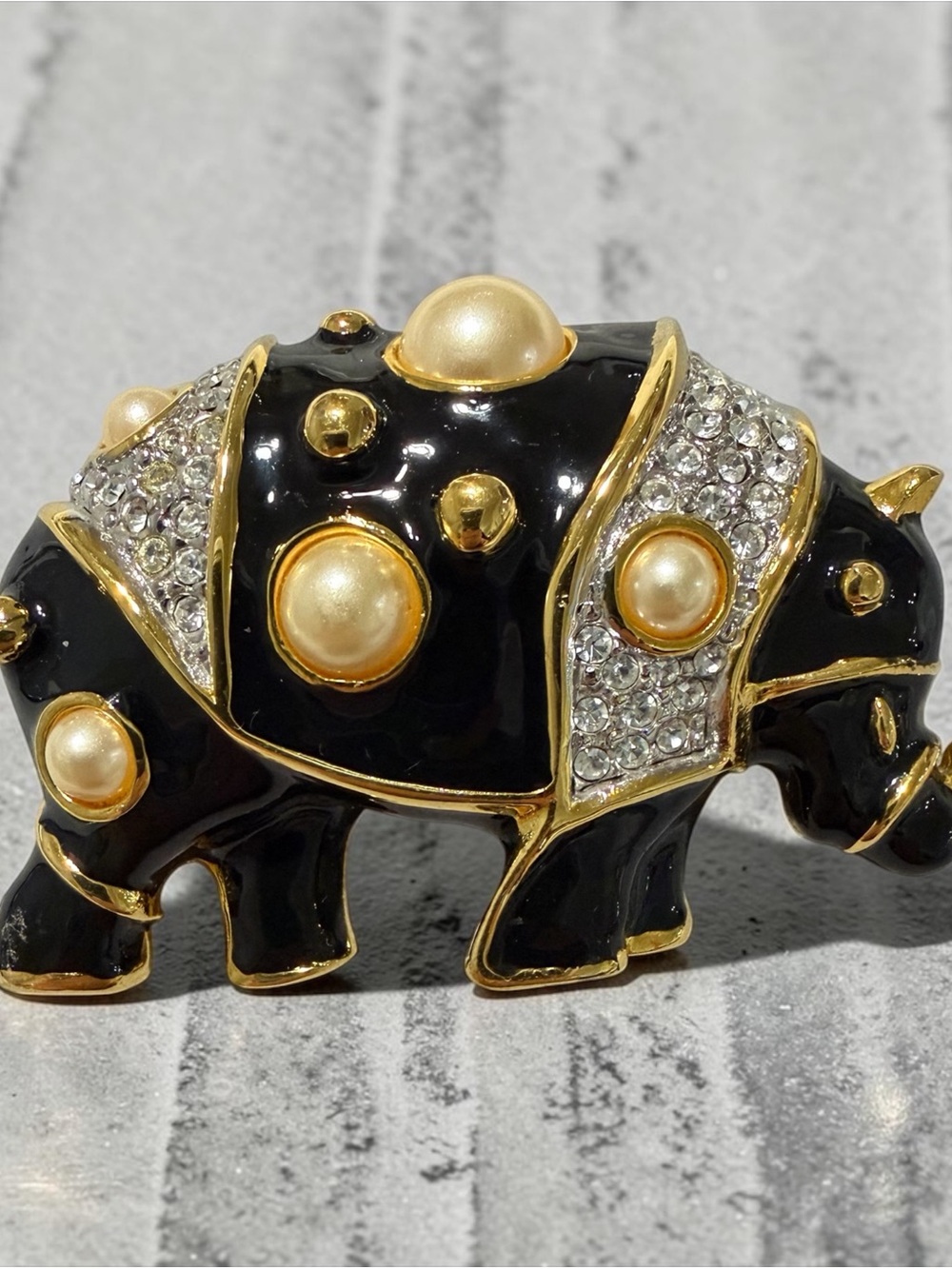 Vtg Kenneth Jay Lane (KJL) Black Enamel Rhino Brooch Rhinestone & Pearl Figural